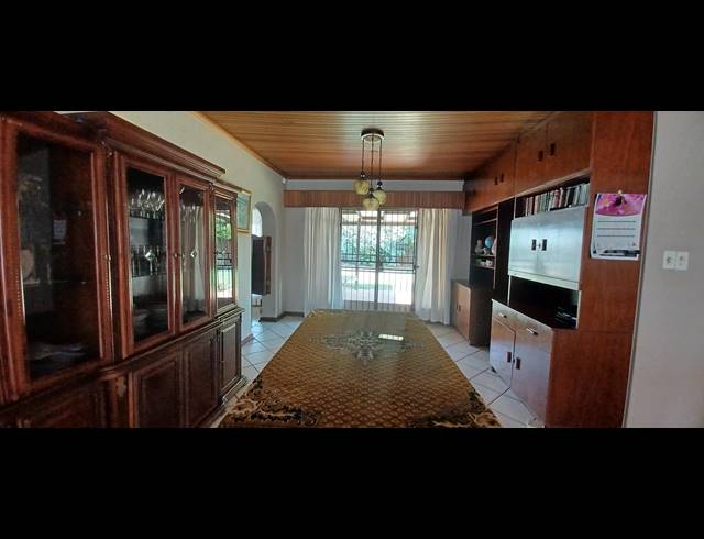 5 BEDROOM FREEHOLD FOR SALE IN DAL FOUCHE